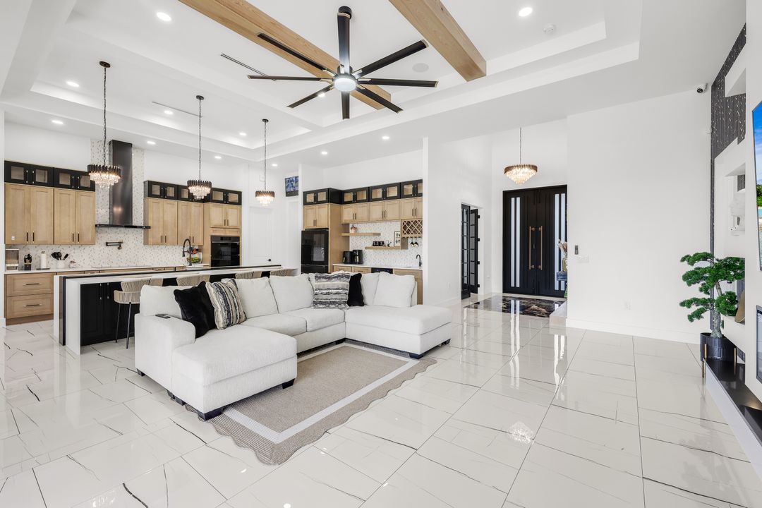 1104 E 6th St, Lehigh Acres, FL 33972