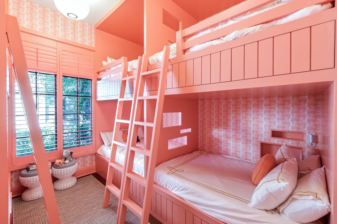 2904 Tiburon Blvd E, Naples, FL 34109