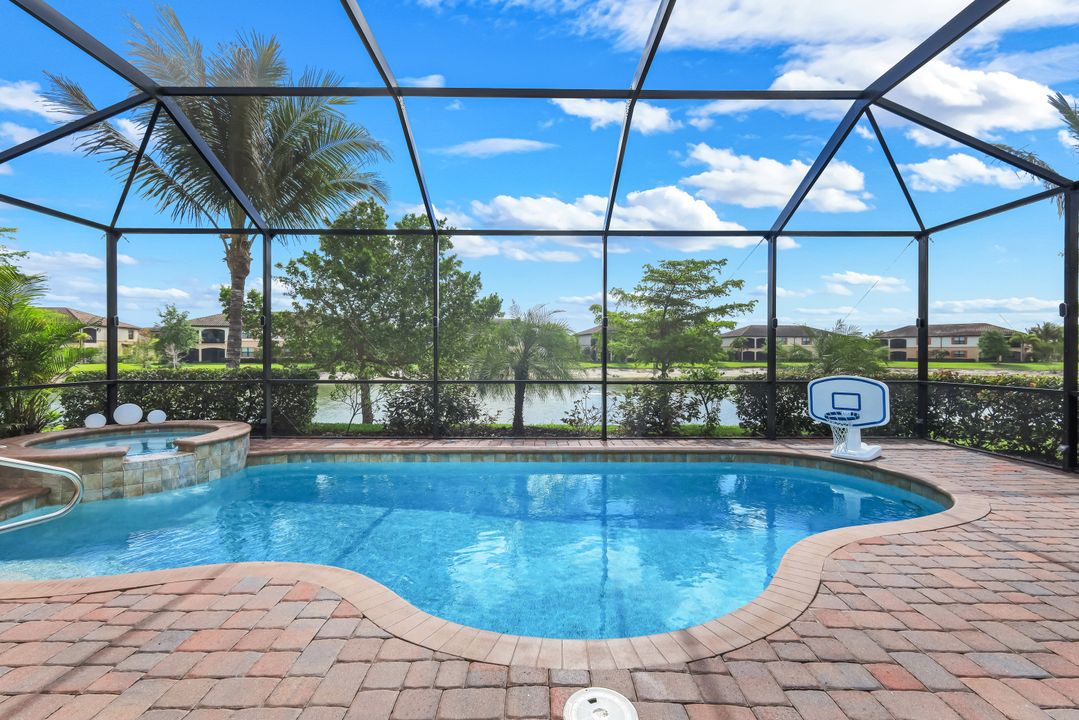 28029 Foxrock Ct, Bonita Springs, FL 34135