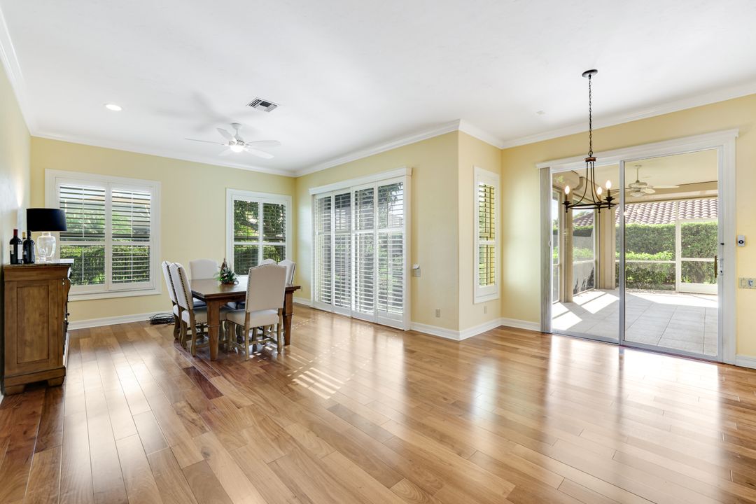 2032 Castle Garden Ln, Naples, FL 34110