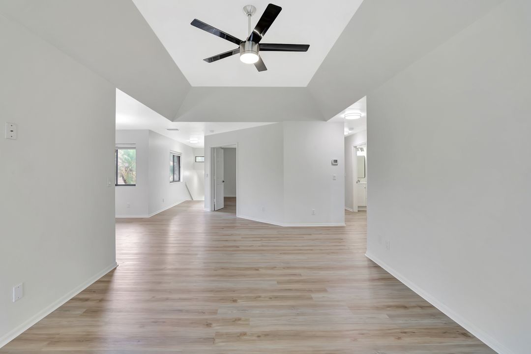 206 Bennington Dr #5, Naples, FL 34104