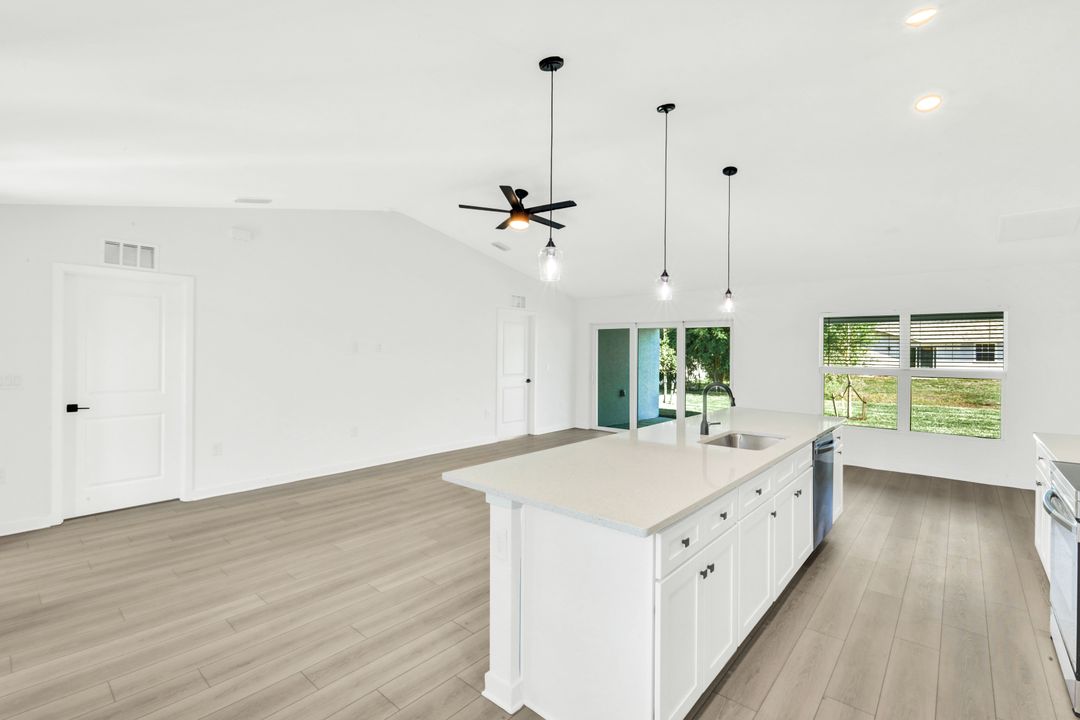 1205 NE 12th St, Cape Coral, FL 33909