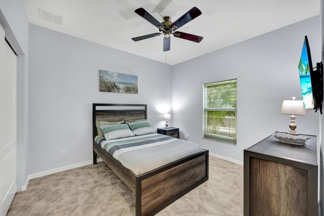227 Glen Eagle Cir, Naples, FL 34104