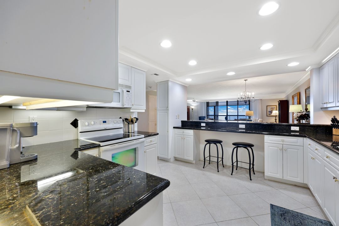 6075 Pelican Bay Blvd #1101, Naples, FL 34108