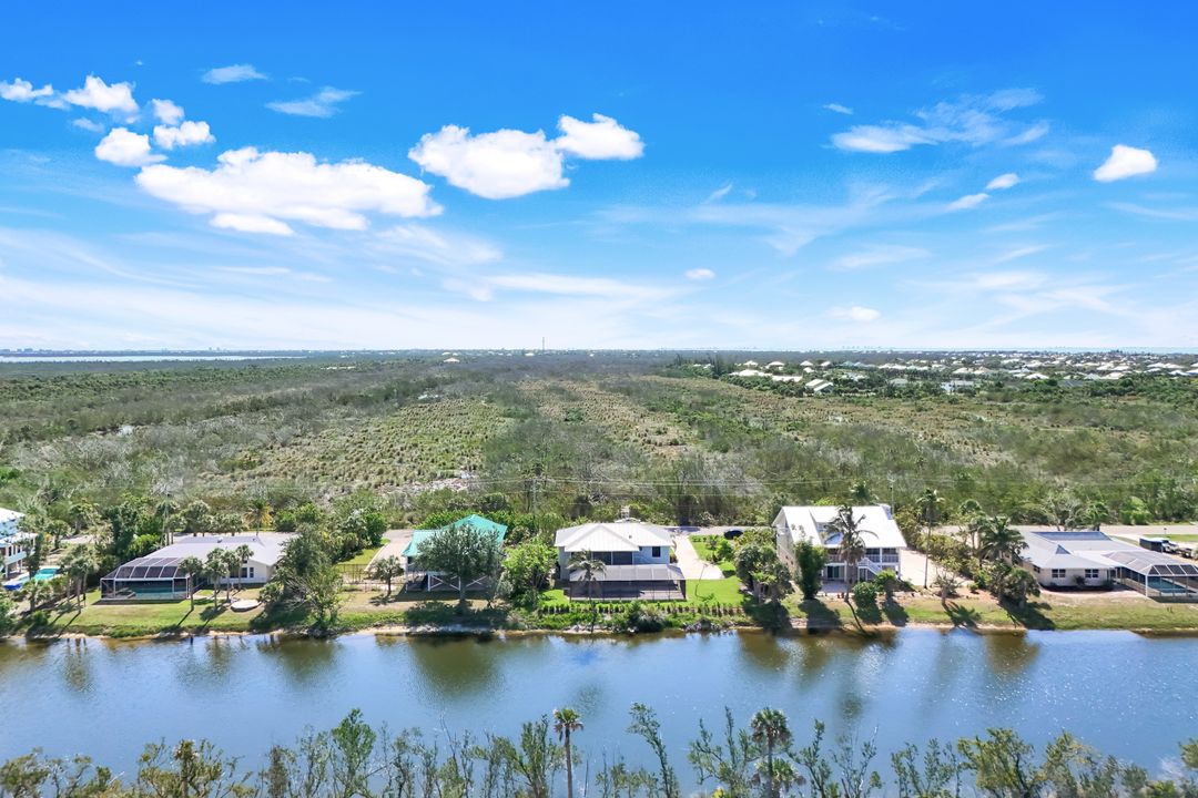 647 Rabbit Rd, Sanibel, FL 33957