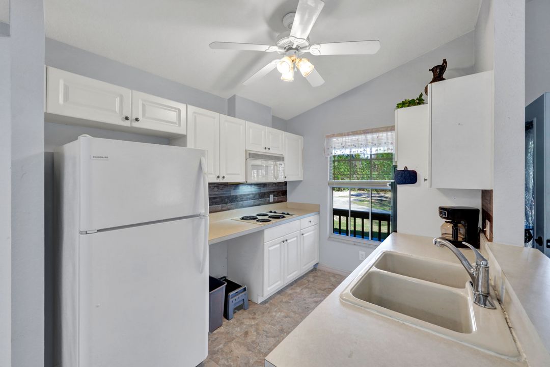 825 23rd St SW, Naples, FL 34117