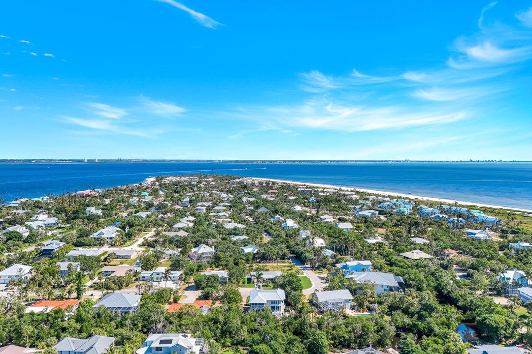 1111 Schooner Pl, Sanibel, FL 33957