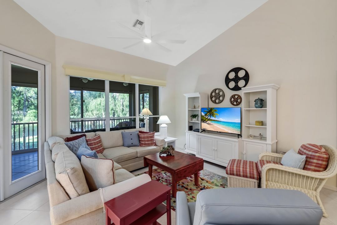 8265 Danbury Blvd #203, Naples, FL 34120