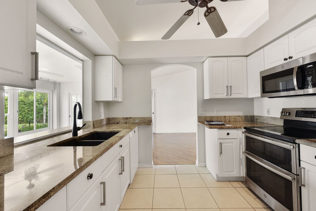 911 SE 20th St, Cape Coral, FL 33990