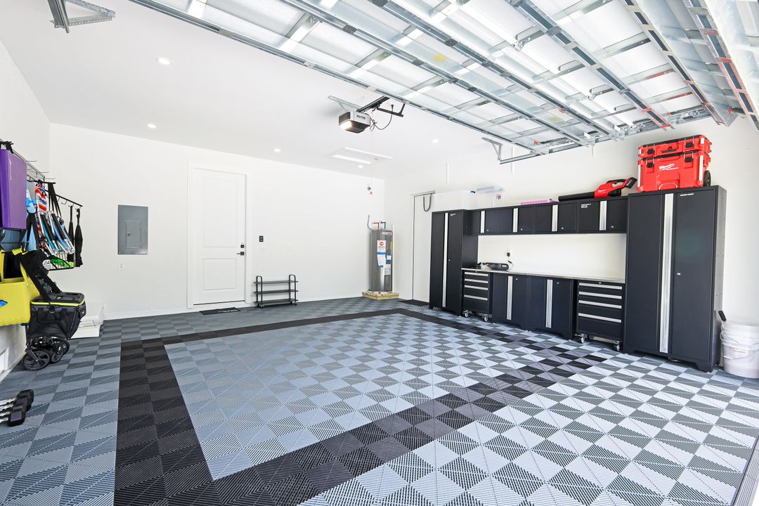 60 Liberty Ln, Naples, FL 34112