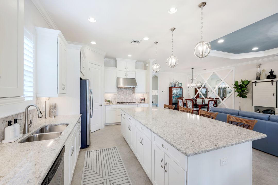 9465 Terresina Dr, Naples, FL 34119