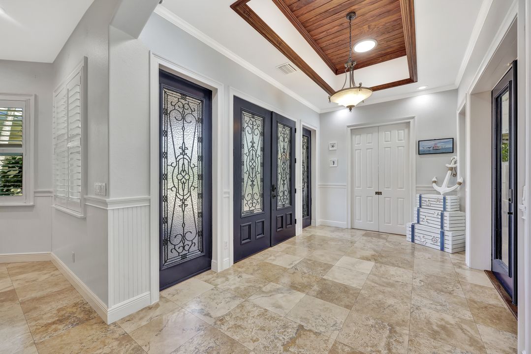 1817 Piccadilly Cir, Cape Coral, FL 33991