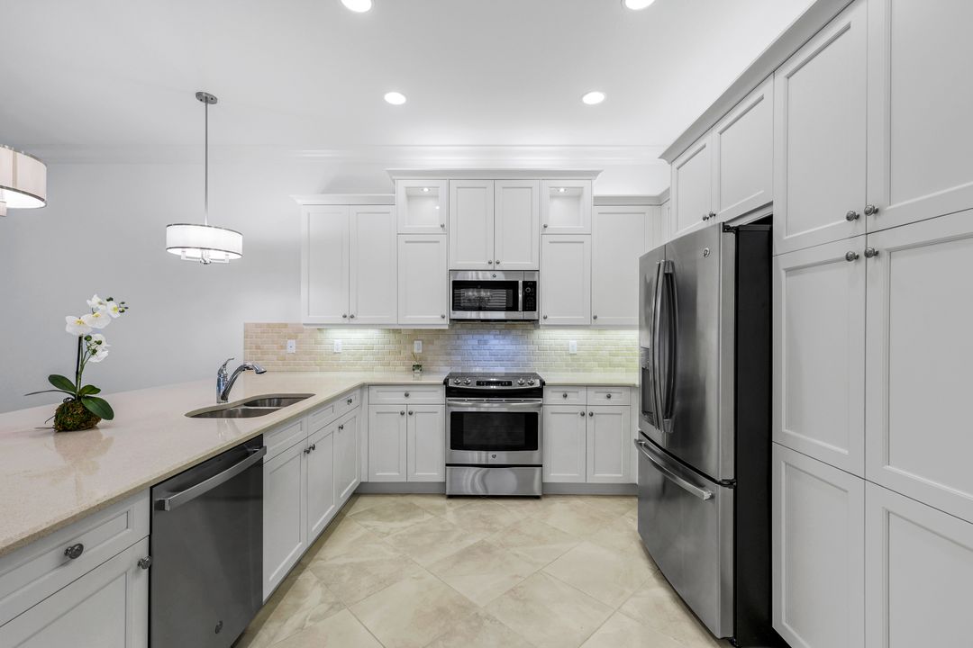 13670 Mandarin Cir, Naples, FL 34109