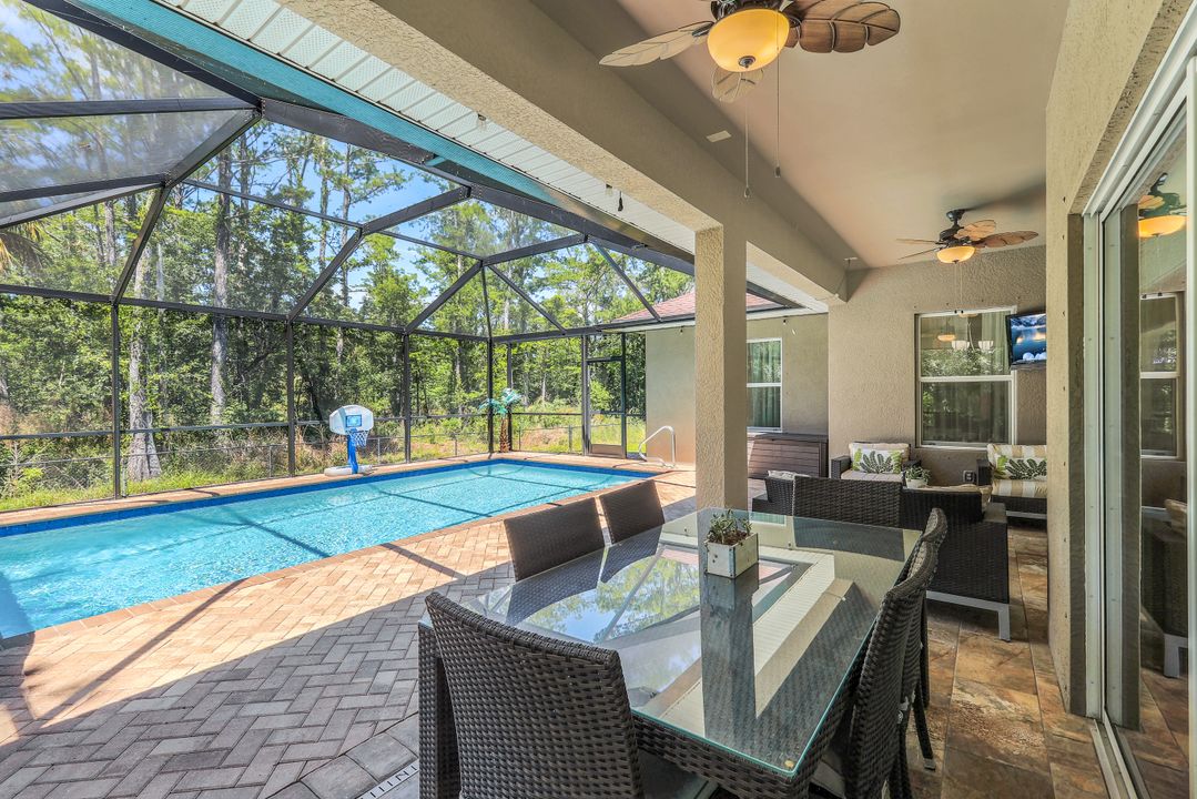 575 12th Ave NW, Naples, FL 34120