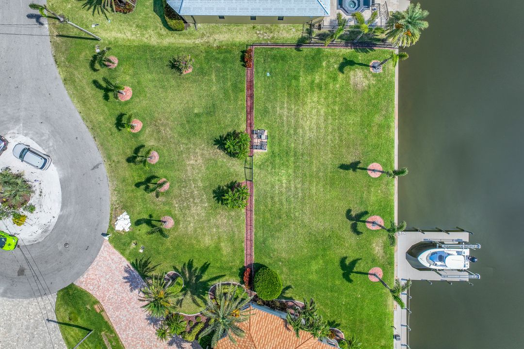 5227 SW 5th Pl, Cape Coral, FL 33914