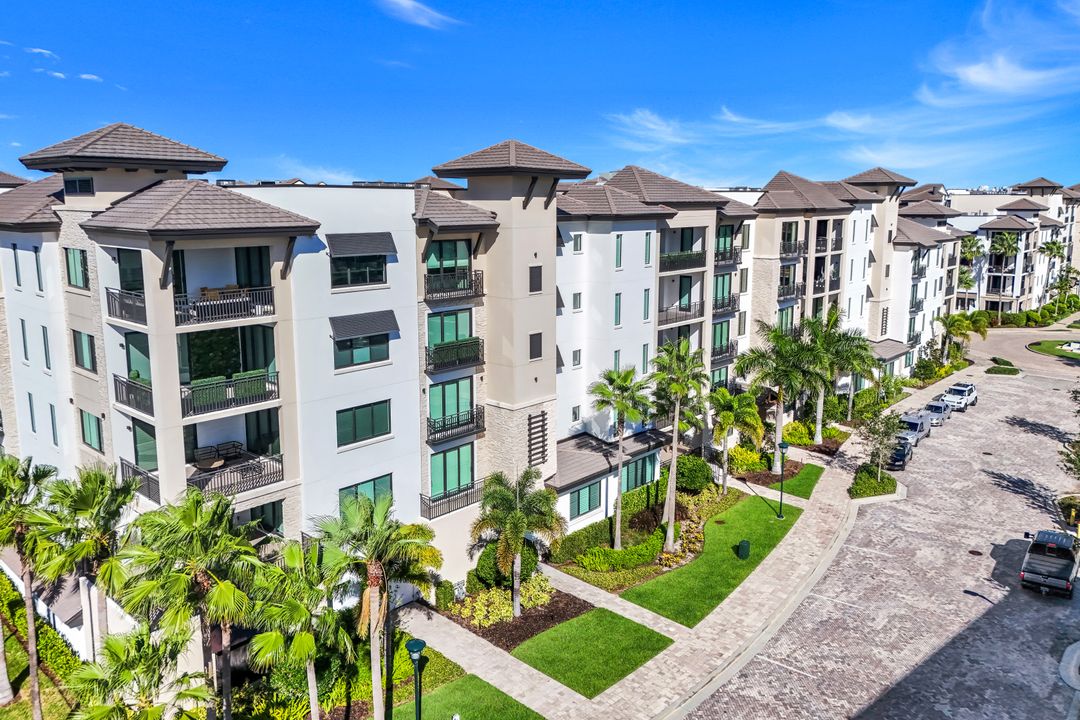 1130 3rd Ave S #211, Naples, FL 34102