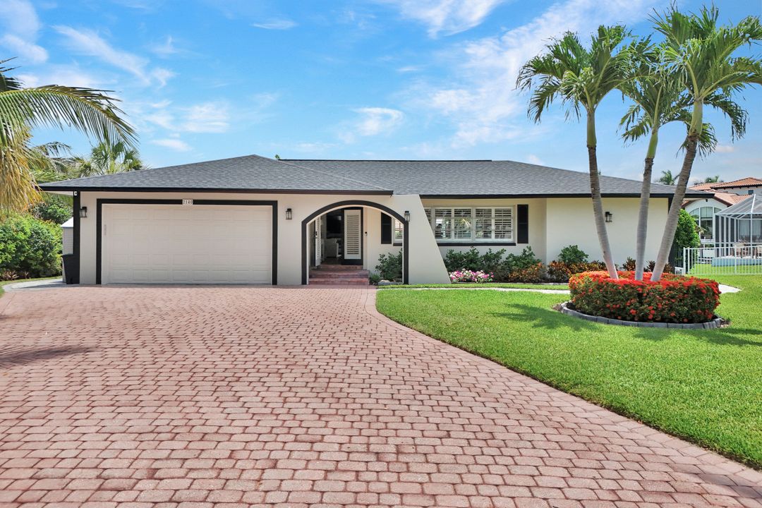 2140 Shad Ct, Naples, FL 34102