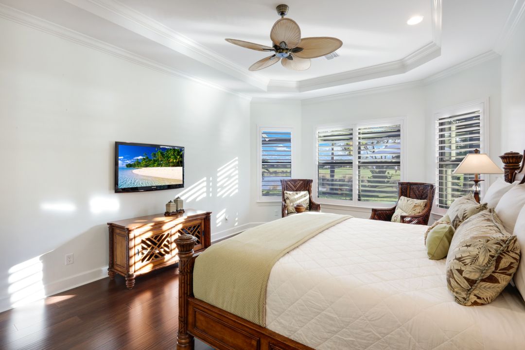 9368 Terresina Dr, Naples, FL 34119