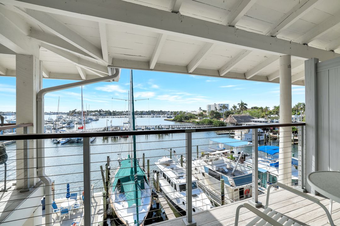 900 Broad Ave S #320, Naples, FL 34102