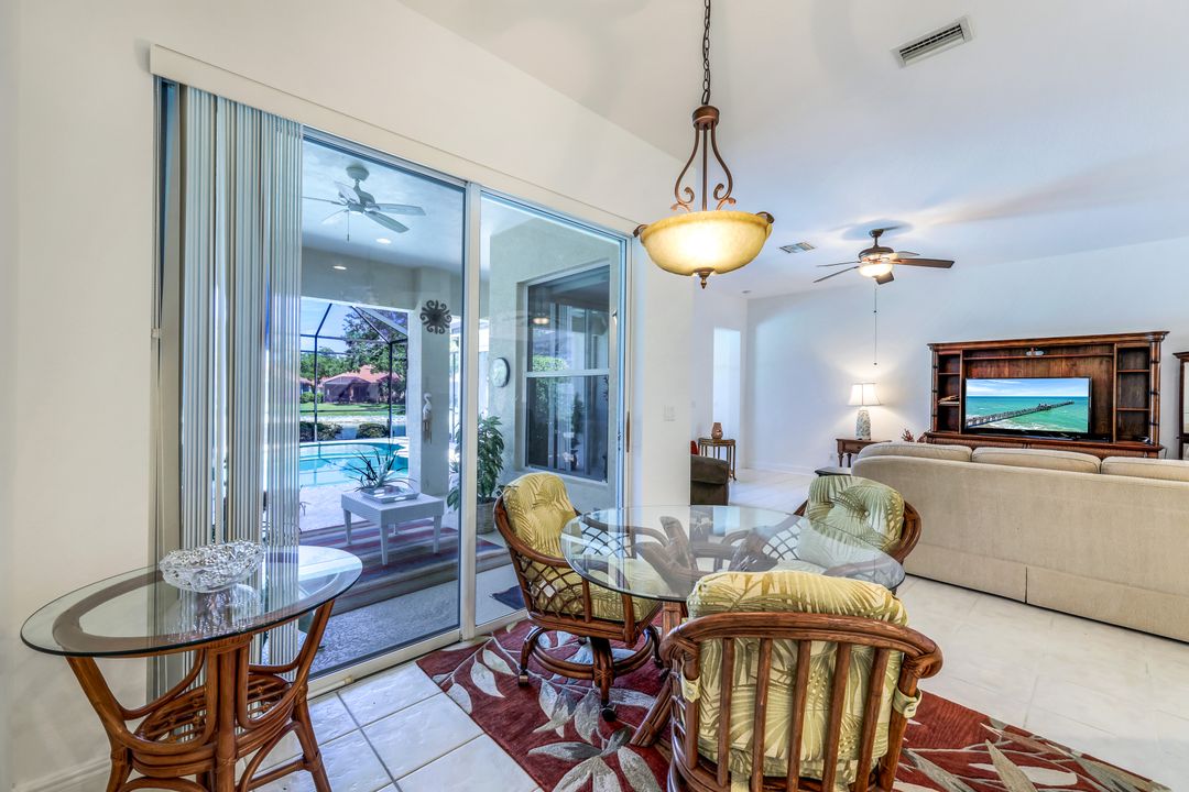 939 Fountain Run, Naples, FL 34119