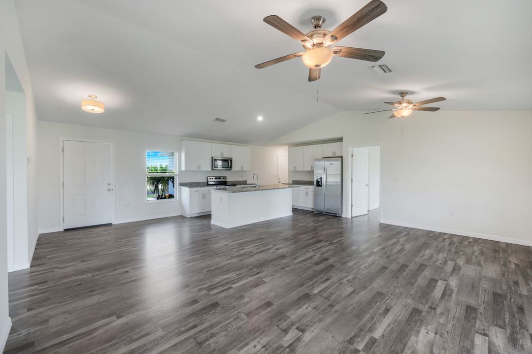1317 NE 9th Ave, Cape Coral, FL 33909