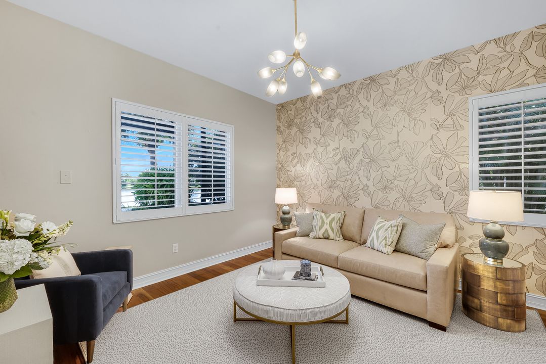 8871 Shenendoah Cir, Naples, FL 34113