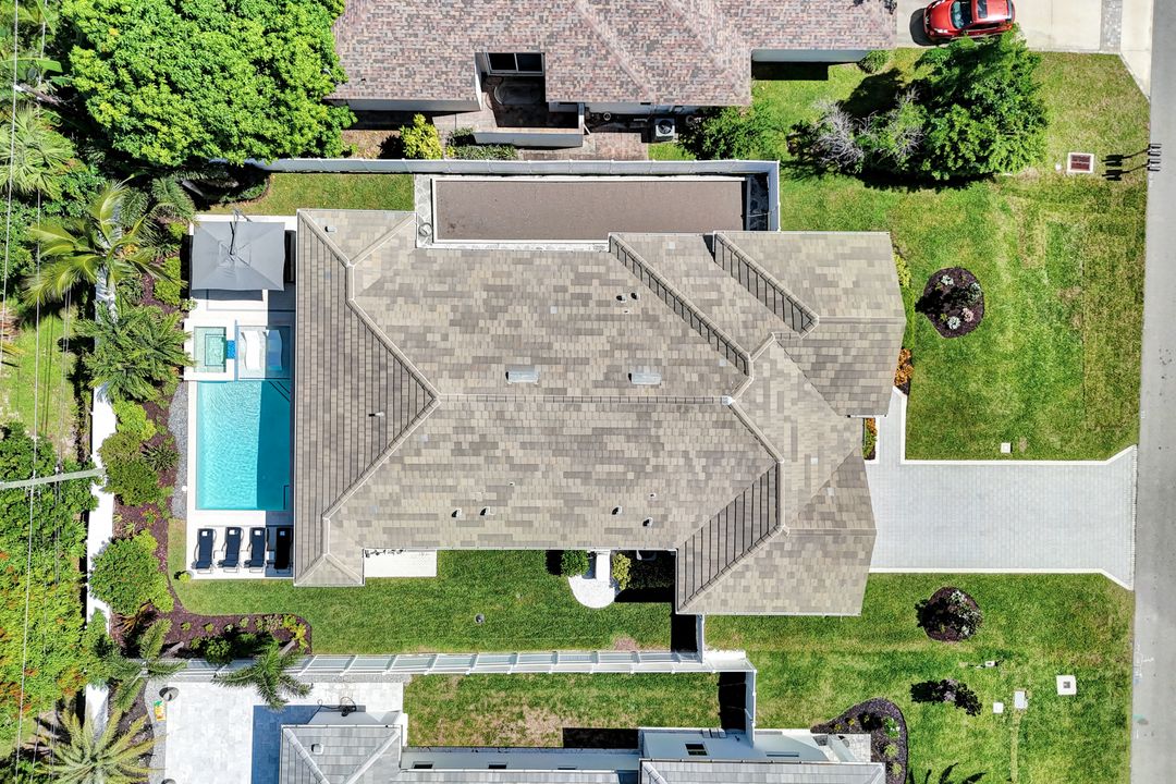 553 106th Ave N, Naples, FL 34108