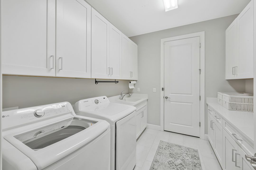 11720 Canal Grande Dr, Fort Myers, FL 33913
