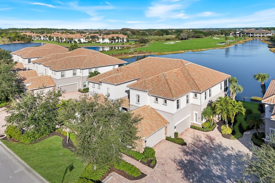 8783 Coastline Ct #202, Naples, FL 34120