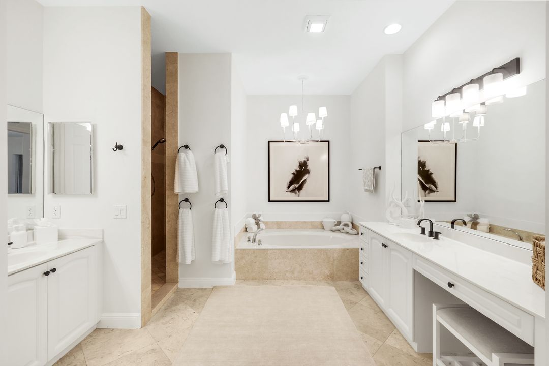 9097 Cherry Oaks Tr #201, Naples, FL 34114