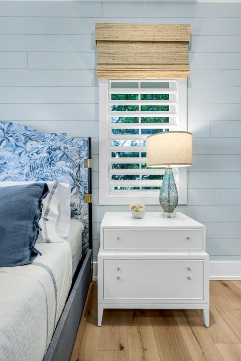 310 Seabreeze Dr, Marco Island, FL 34145