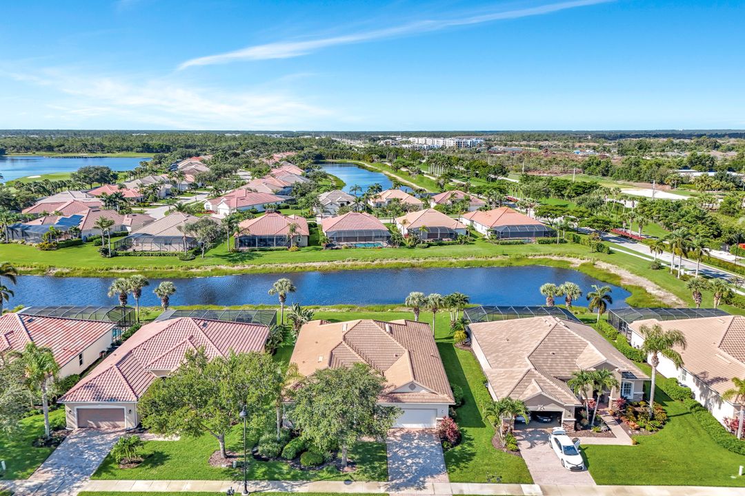 9693 Cobalt Cove Cir, Naples, FL 34120