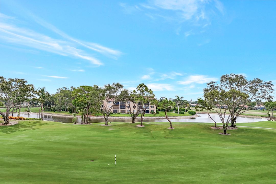 1051 Foxfire Ln #309, Naples, FL 34104
