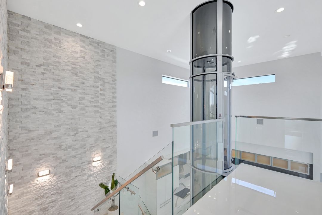 1110 Lenox Ct, Cape Coral, FL 33904