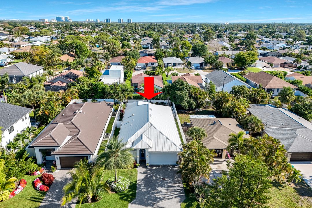 715 102nd Ave N, Naples, FL 34108