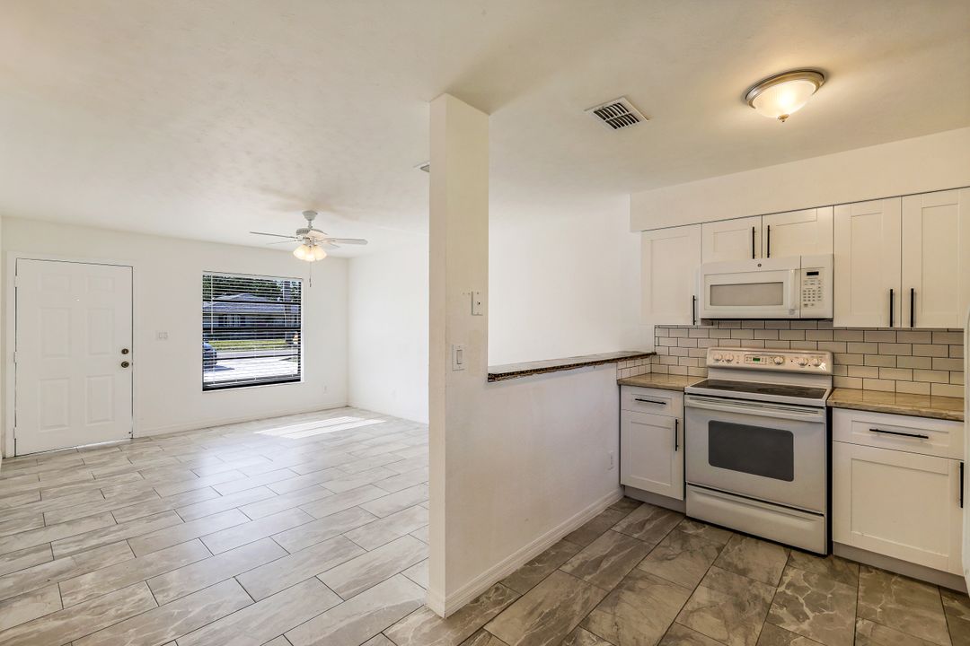 2208 Iris Way, Fort Myers, FL 33905