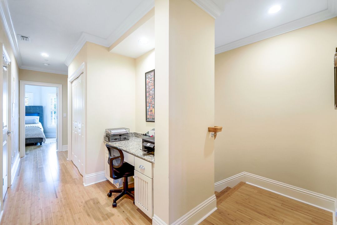 331 3rd Ave S #4, Naples, FL 34102