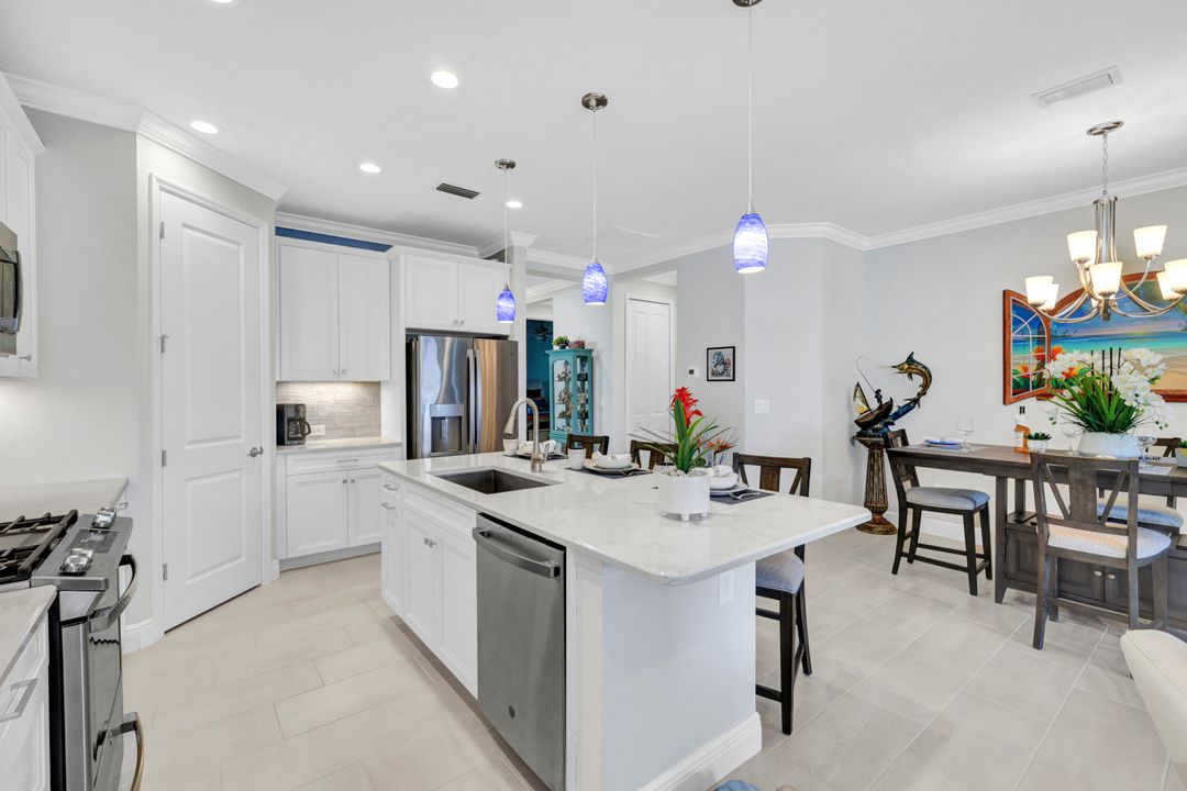 2319 Marquesa Cir, Naples, FL 34112