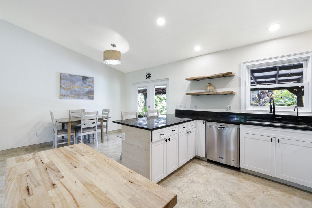 4710 1st Ave NW, Naples, FL 34119