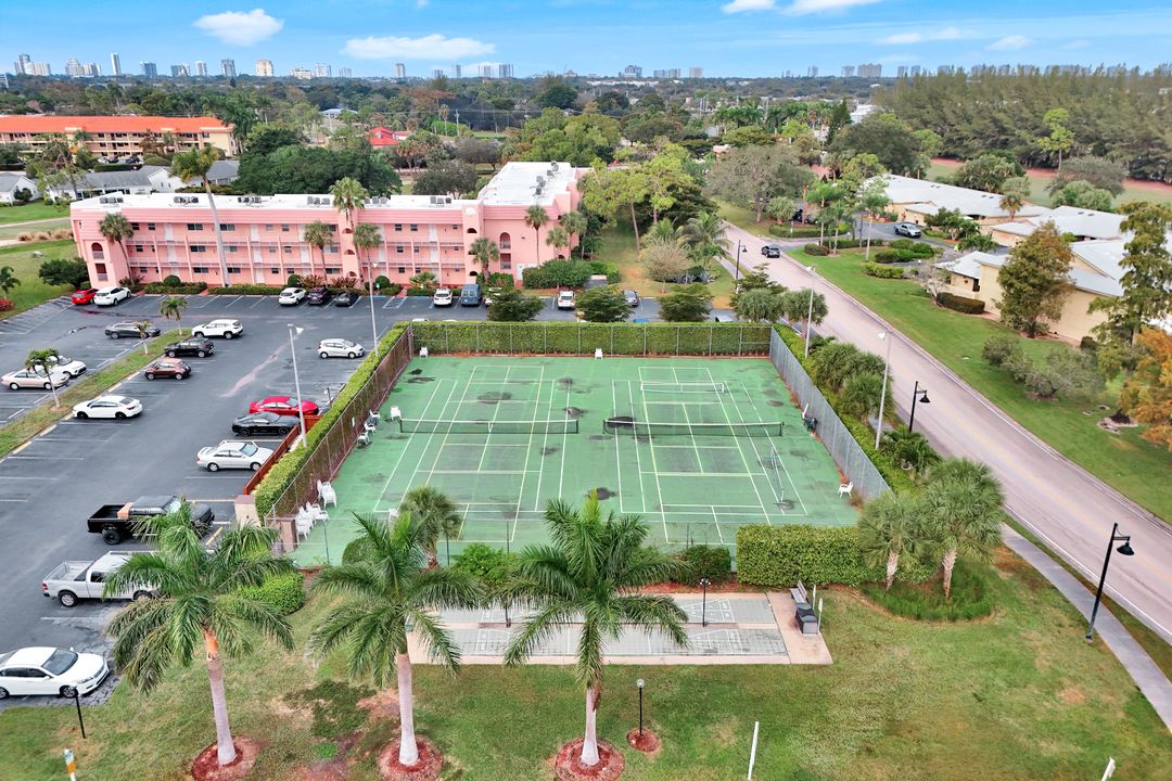 170 Turtle Lake Ct  #109, Naples, FL 34105