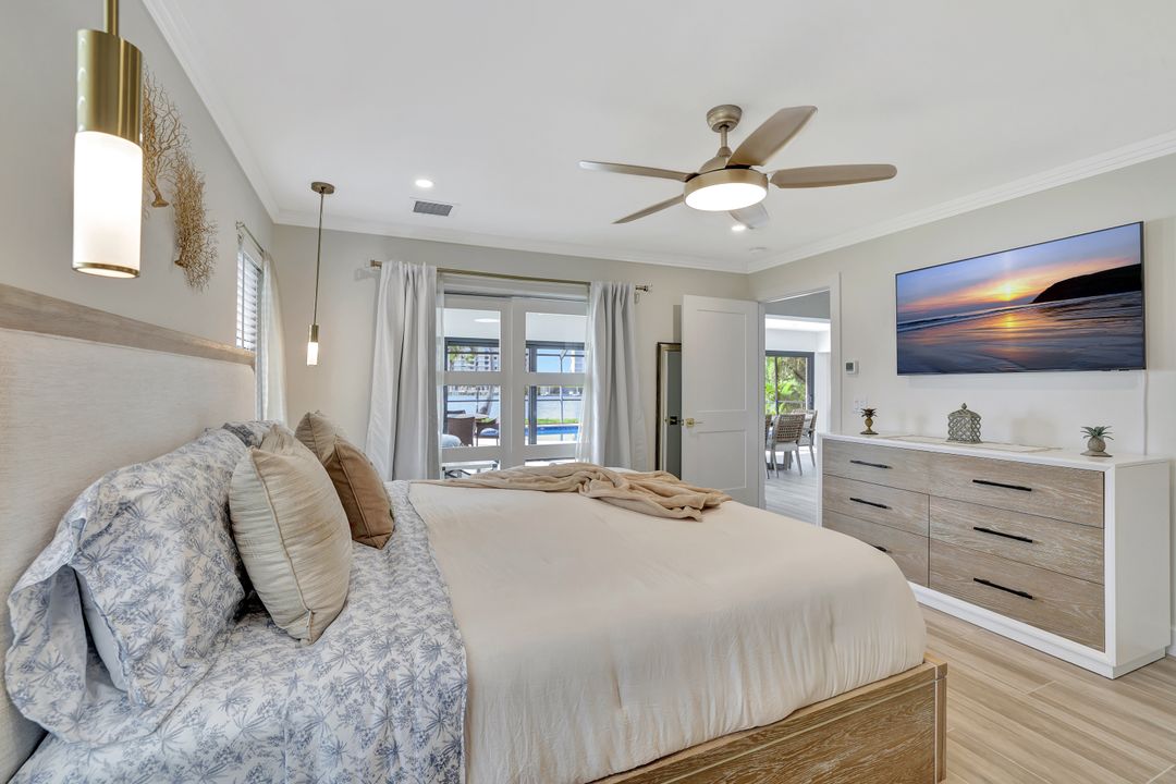 236 Lagoon Ave, Naples, FL 34108