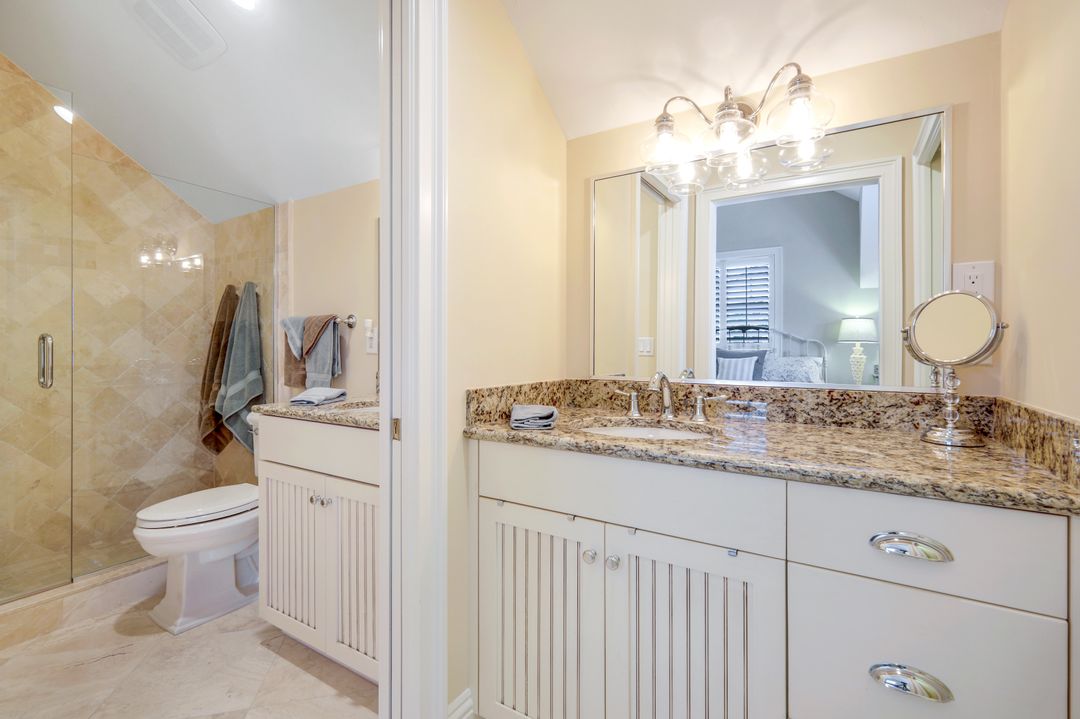 331 3rd Ave S #4, Naples, FL 34102