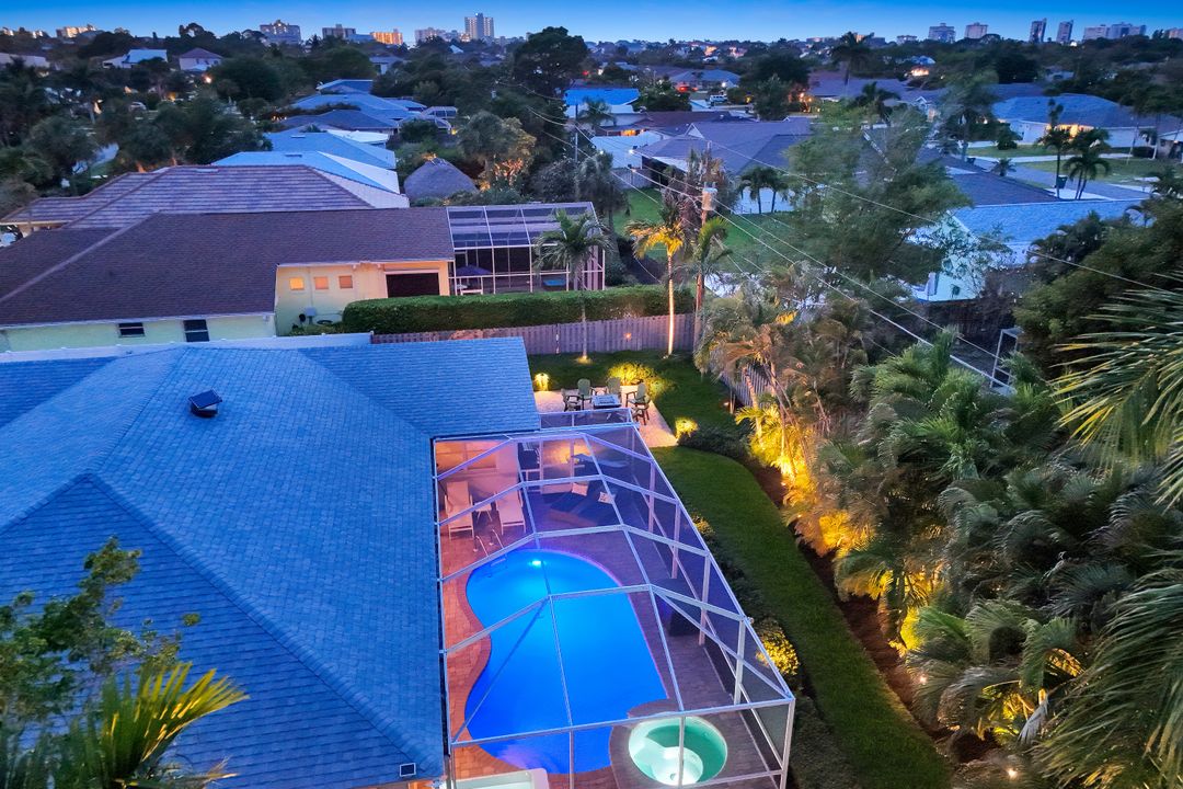 661 97th Ave N, Naples, FL 34108