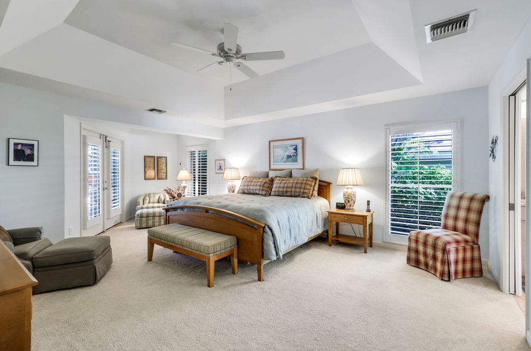 717 Pine Creek Ln, Naples, FL 34108