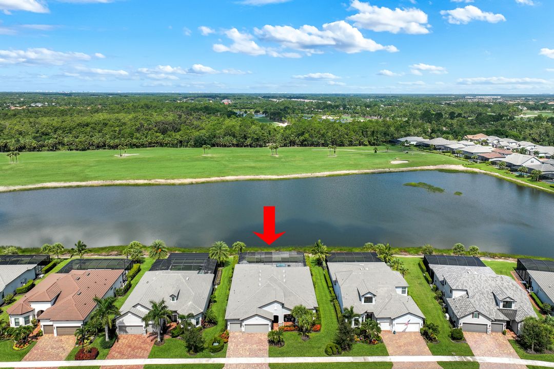 9577 Everglades Dr, Naples, FL 34120