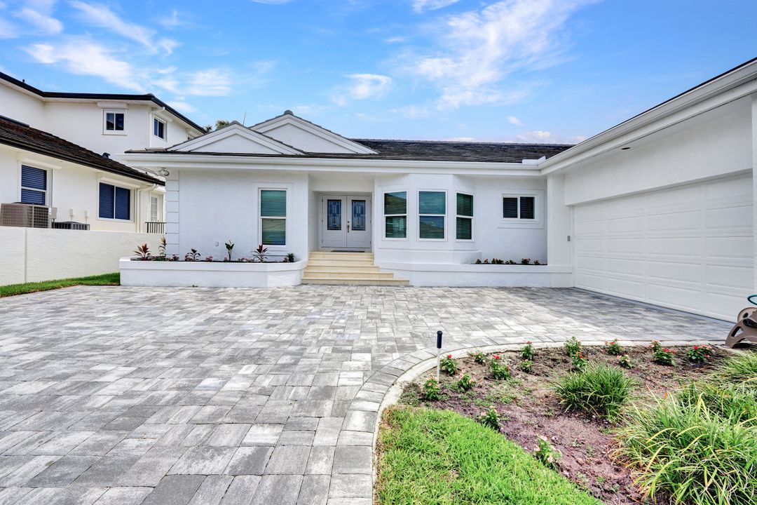 396 Conners Ave, Naples, FL 34108