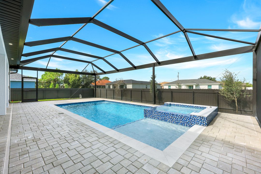 2122 NW 25th Pl, Cape Coral, FL 33993