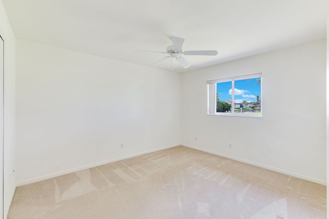 615 SE 19th Ct, Cape Coral, FL 33990