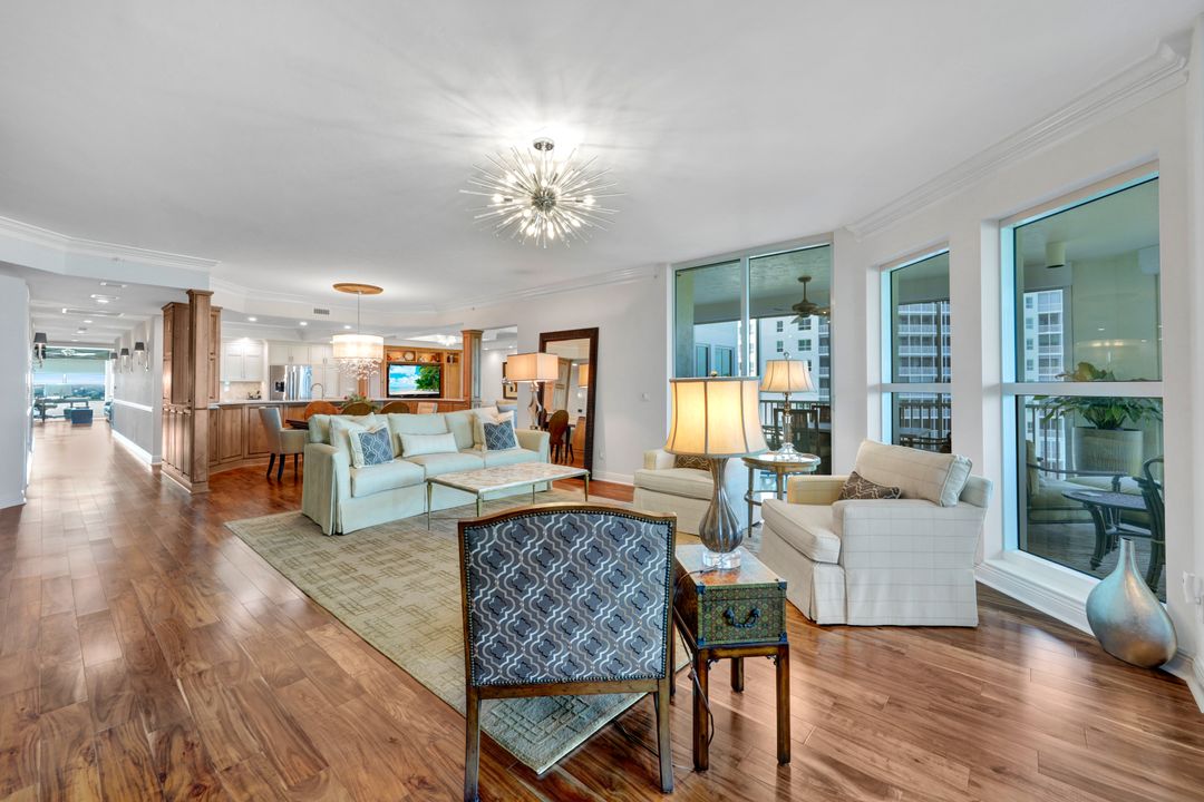 285 Grande Way #903, Naples, FL 34110
