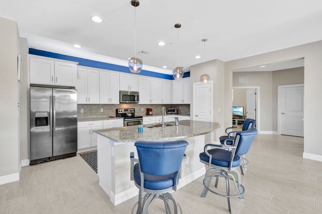 15213 Butler Lake Dr, Naples, FL 34109